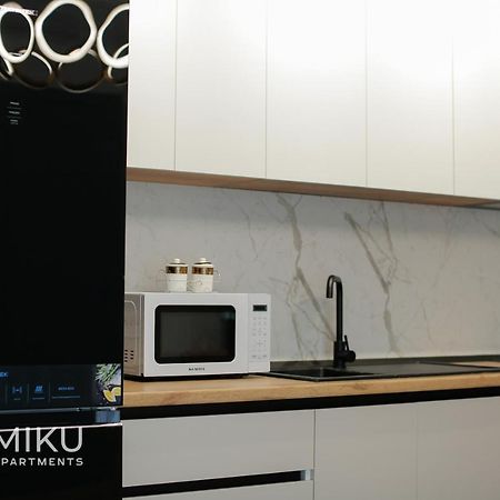 Miku Apartment - Glamorous 1Bedroom Apartment At Olympic Residence Tiranë Ngoại thất bức ảnh
