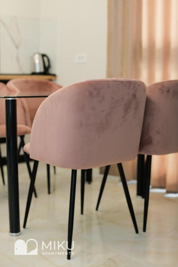 Miku Apartment - Glamorous 1Bedroom Apartment At Olympic Residence Tiranë Ngoại thất bức ảnh