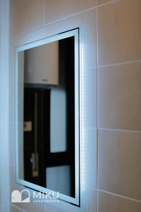 Miku Apartment - Glamorous 1Bedroom Apartment At Olympic Residence Tiranë Ngoại thất bức ảnh