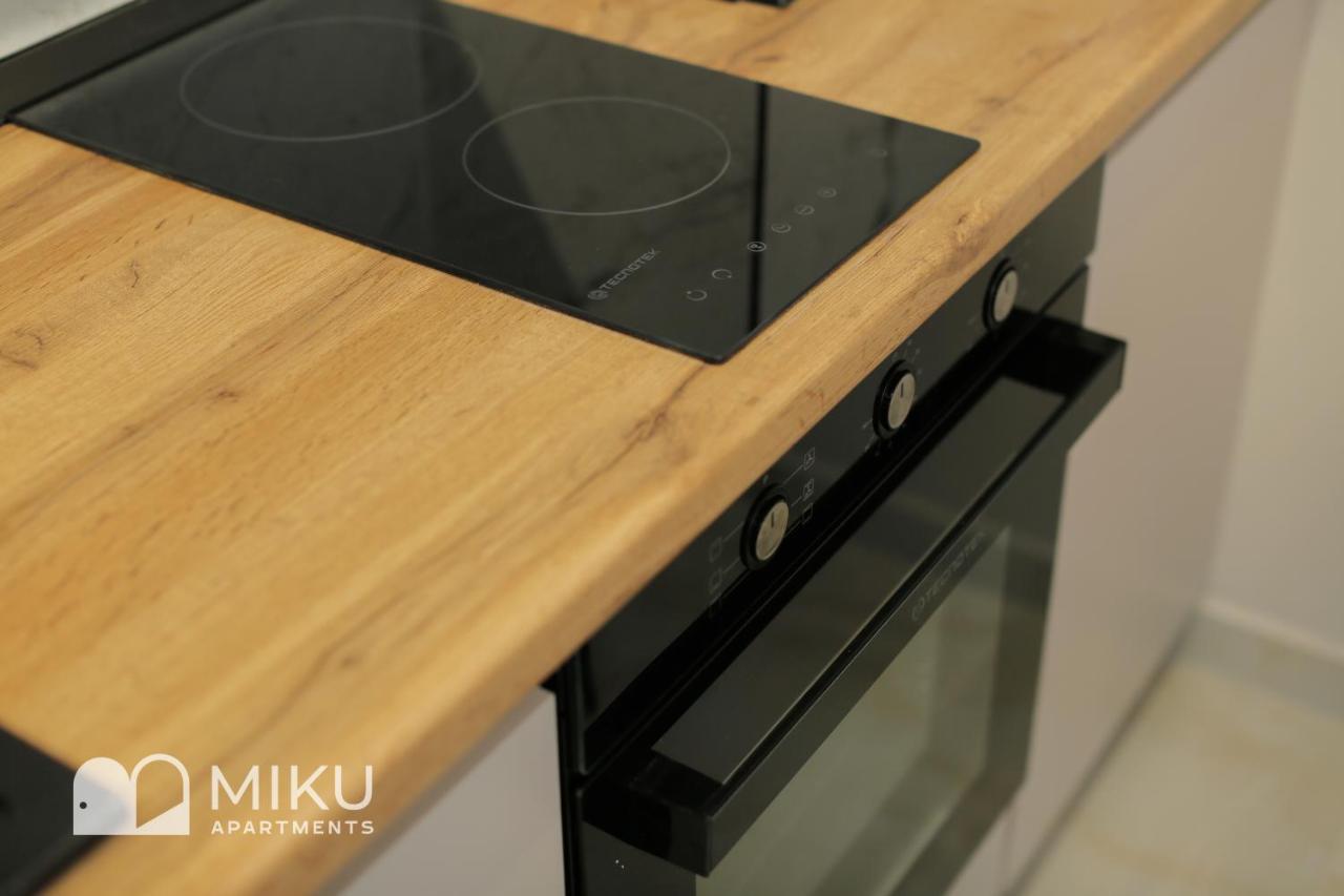 Miku Apartment - Glamorous 1Bedroom Apartment At Olympic Residence Tiranë Ngoại thất bức ảnh