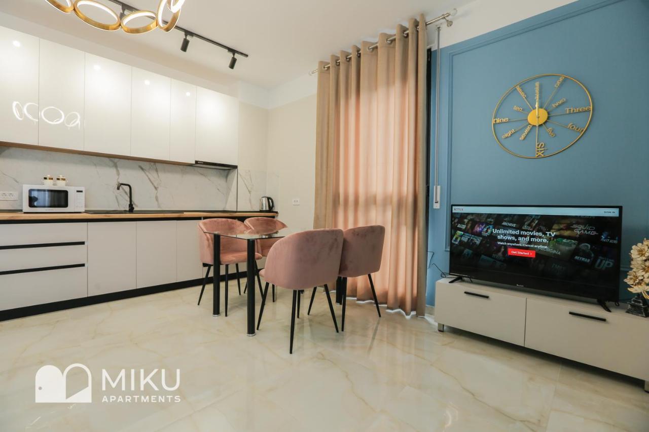 Miku Apartment - Glamorous 1Bedroom Apartment At Olympic Residence Tiranë Ngoại thất bức ảnh
