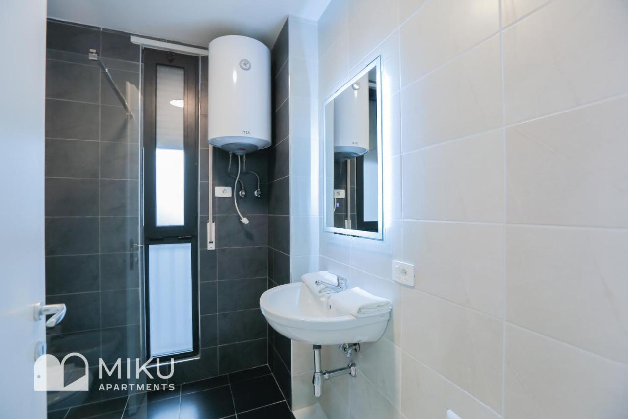 Miku Apartment - Glamorous 1Bedroom Apartment At Olympic Residence Tiranë Ngoại thất bức ảnh