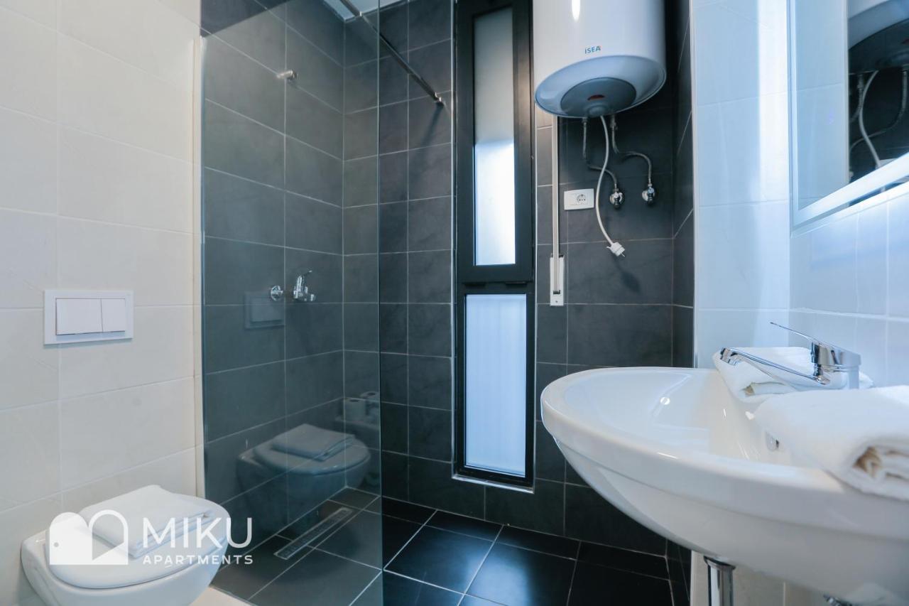 Miku Apartment - Glamorous 1Bedroom Apartment At Olympic Residence Tiranë Ngoại thất bức ảnh