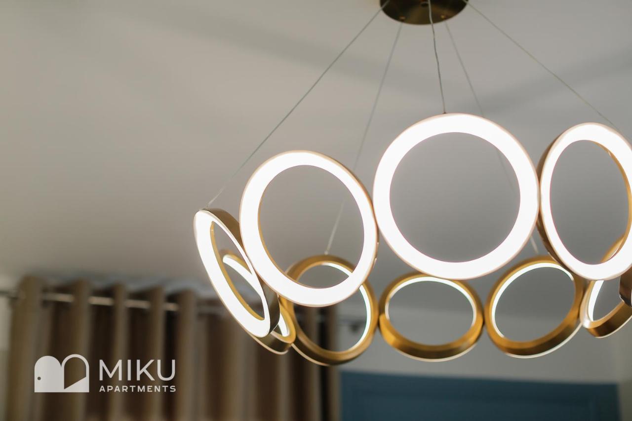 Miku Apartment - Glamorous 1Bedroom Apartment At Olympic Residence Tiranë Ngoại thất bức ảnh