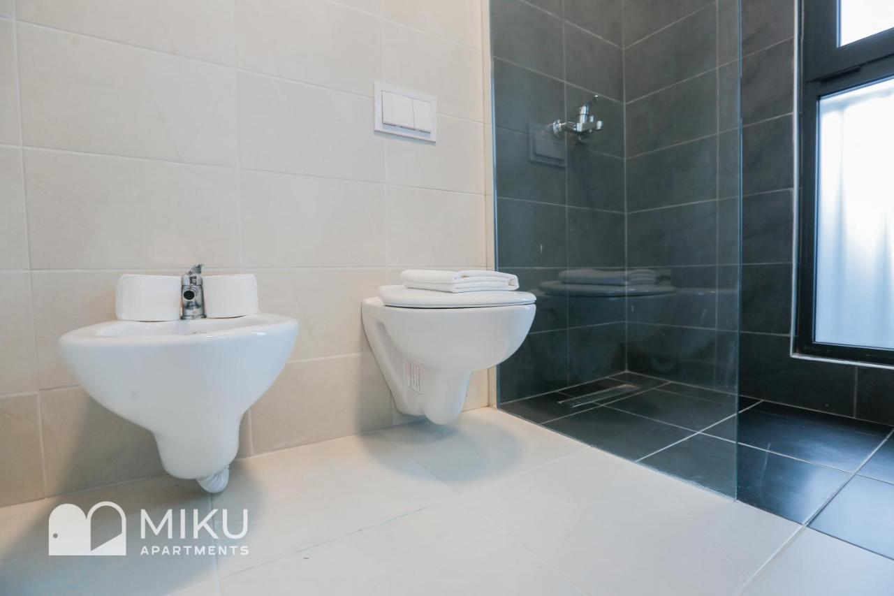Miku Apartment - Glamorous 1Bedroom Apartment At Olympic Residence Tiranë Ngoại thất bức ảnh