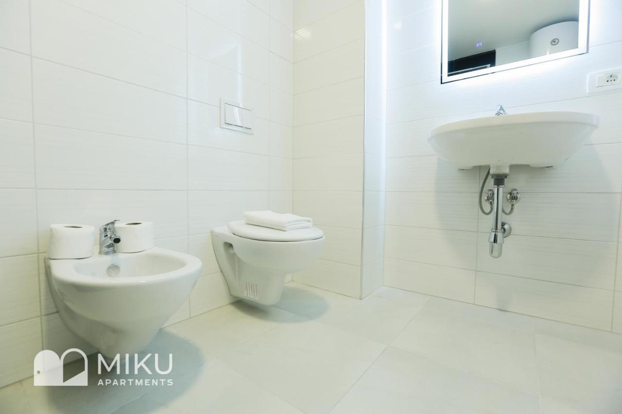 Miku Apartment - Glamorous 1Bedroom Apartment At Olympic Residence Tiranë Ngoại thất bức ảnh